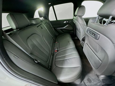 Used 2019 BMW X5 xDrive40i w/ M Sport Package image 28