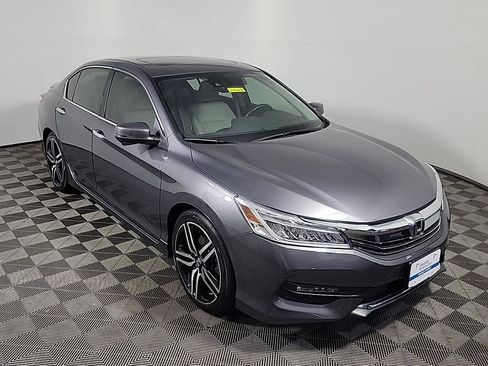 Certified 2017 Honda Accord Touring image 2