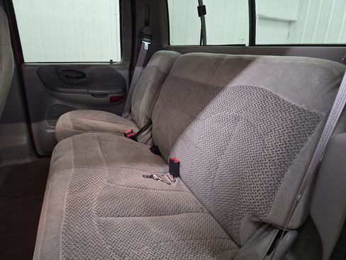 Used 2001 Ford F150 XLT image 25