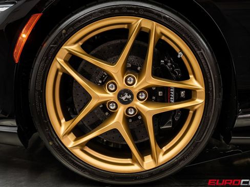 Used 2026 Ferrari Roma Spider RWD image 25