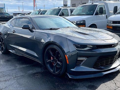 Used 2018 Chevrolet Camaro SS RWD image 1