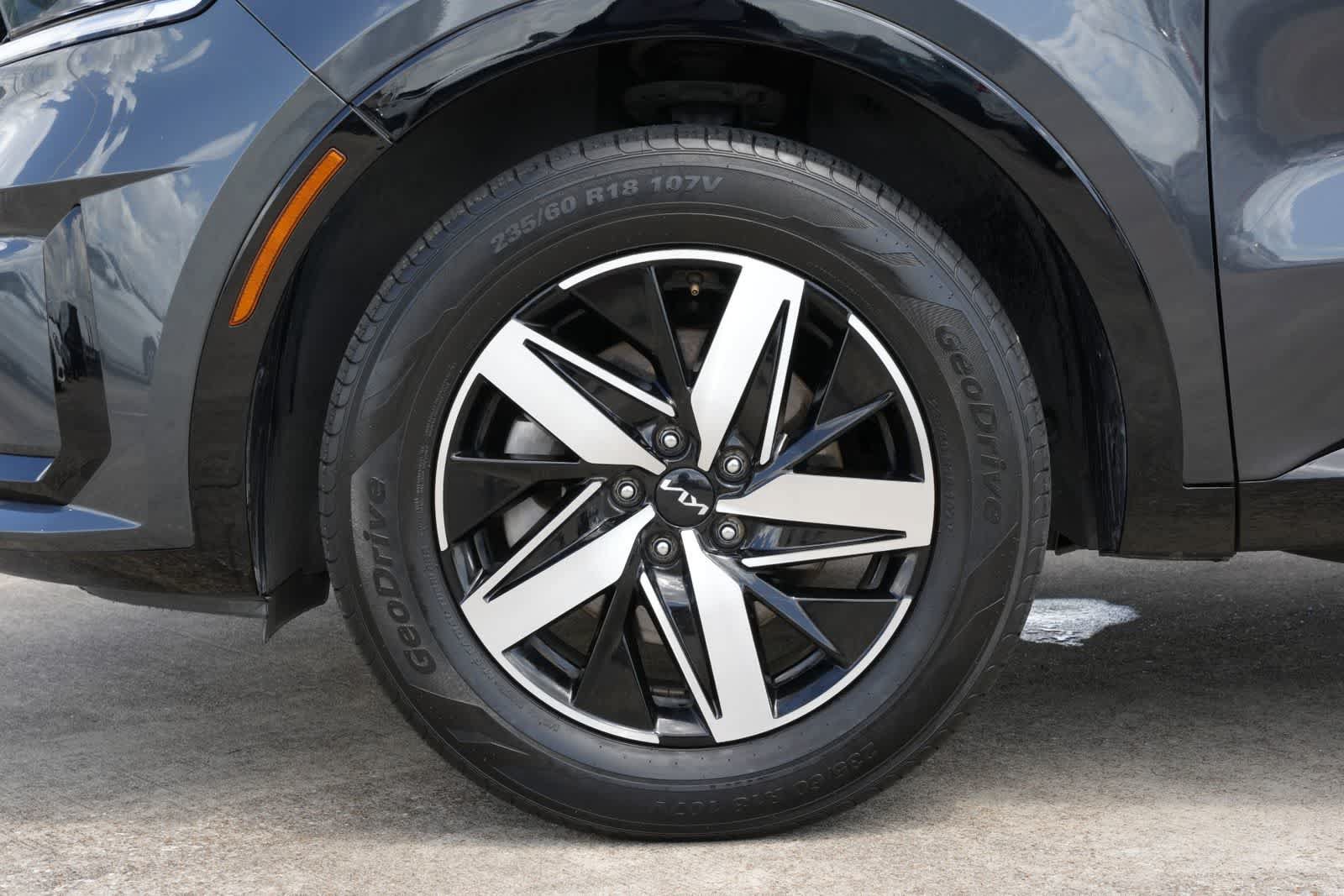 Used 2022 Kia Sorento EX w/ Panoramic Sunroof Package FWD image 25