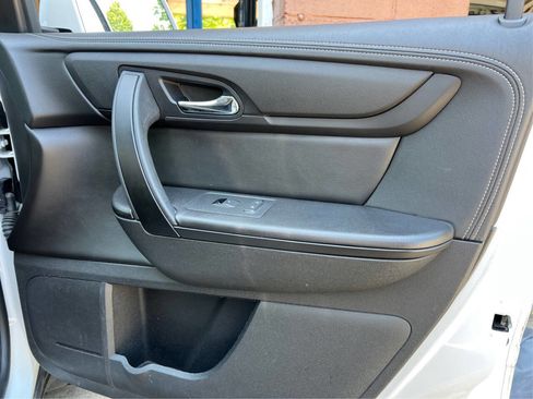 Used 2017 Chevrolet Traverse LT w/ Style and Technology Package AWD/4WD image 17