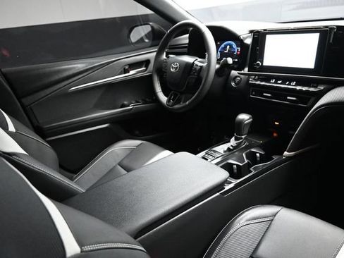 Used 2025 Toyota Camry SE w/ Multimedia Upgrade Package FWD image 17