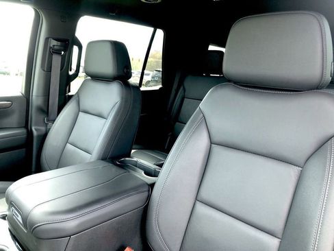 Used 2025 Chevrolet Tahoe LT AWD/4WD image 23