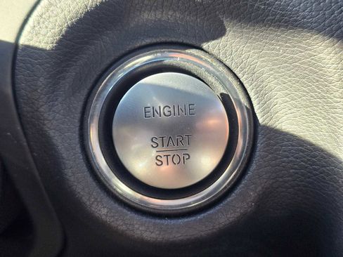 Used 2014 Mercedes-Benz SLK 350 image 30