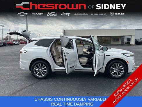 Used 2023 Buick Enclave Avenir w/ Avenir Technology Package AWD/4WD image 18
