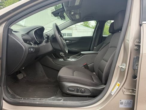 Used 2025 Chevrolet Malibu LT FWD image 5