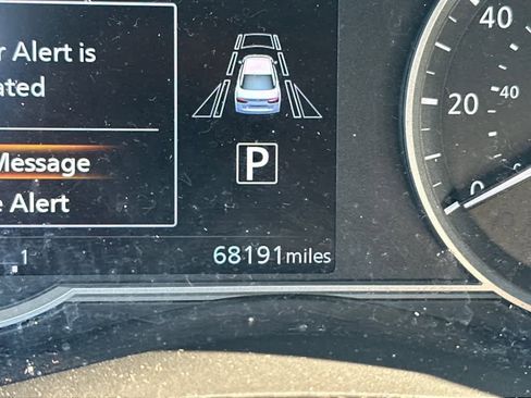 Used 2020 Nissan Versa SV image 16