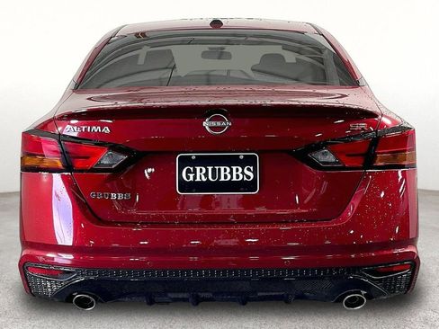 New 2026 Nissan Altima 2.5 SR w/ SR Premium Package FWD image 8