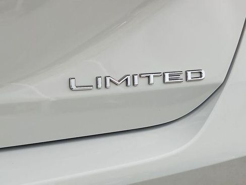 Certified 2022 Toyota Avalon Limited w/ Advanced Safety Package FWD image 33