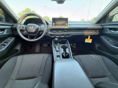 Used 2025 Honda Accord SE image 11