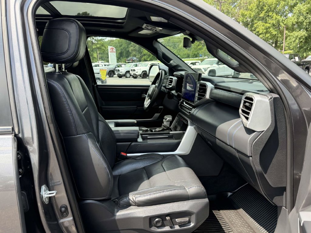 Used 2024 Toyota Sequoia 4WD image 12