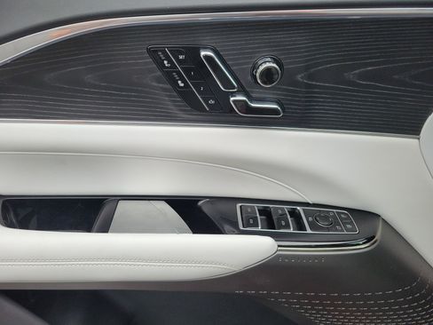 Used 2024 Cadillac Lyriq Luxury RWD image 7