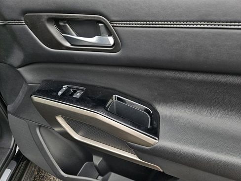 Certified 2024 Nissan Pathfinder Platinum image 7