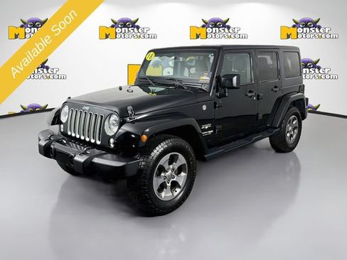 Used 2018 Jeep Wrangler Unlimited Sahara w/ Connectivity Group AWD/4WD image 1