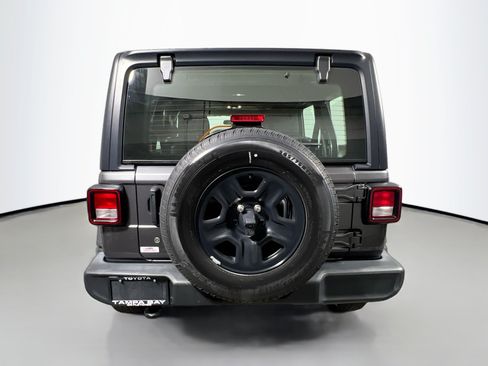 Used 2022 Jeep Wrangler Unlimited Sport AWD/4WD image 6