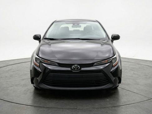 Used 2025 Toyota Corolla LE FWD image 2