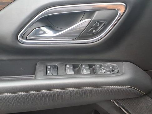 Used 2023 Chevrolet Suburban Premier AWD/4WD image 17