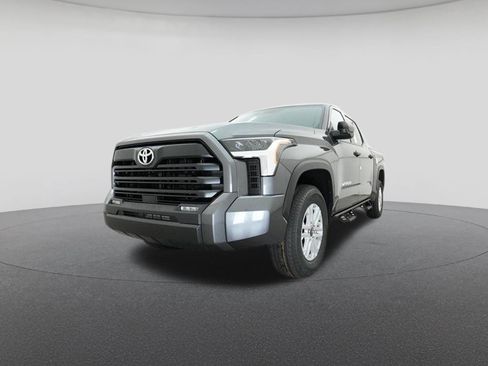 New 2025 Toyota Tundra SR5 AWD/4WD image 32