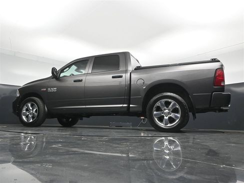 Used 2018 RAM 1500 Express w/ Express Value Package AWD/4WD image 34