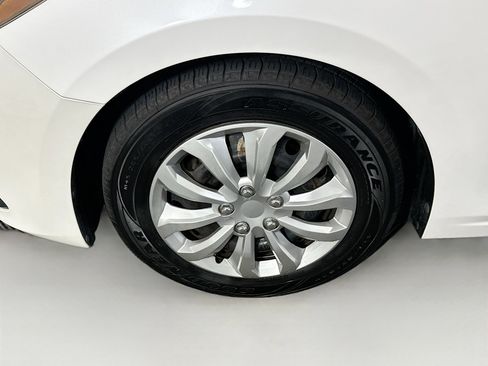 Used 2016 MAZDA MAZDA3 i Sport FWD image 11