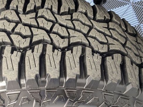 Used 2024 Chevrolet Silverado 1500 Custom Trail Boss image 9