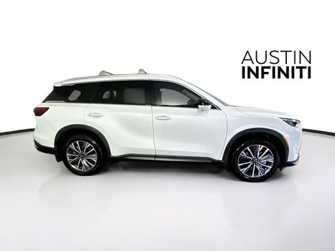 Certified 2027 INFINITI QX60 Luxe w/ Family Package FWD image 11