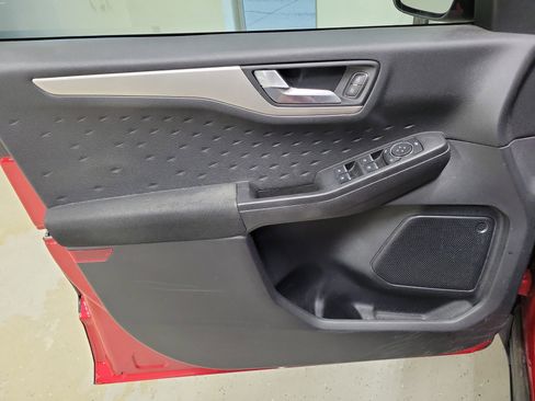 Used 2020 Ford Escape SE image 20