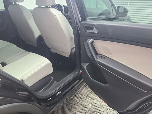 Used 2021 Volkswagen Tiguan SE R-Line AWD/4WD image 39