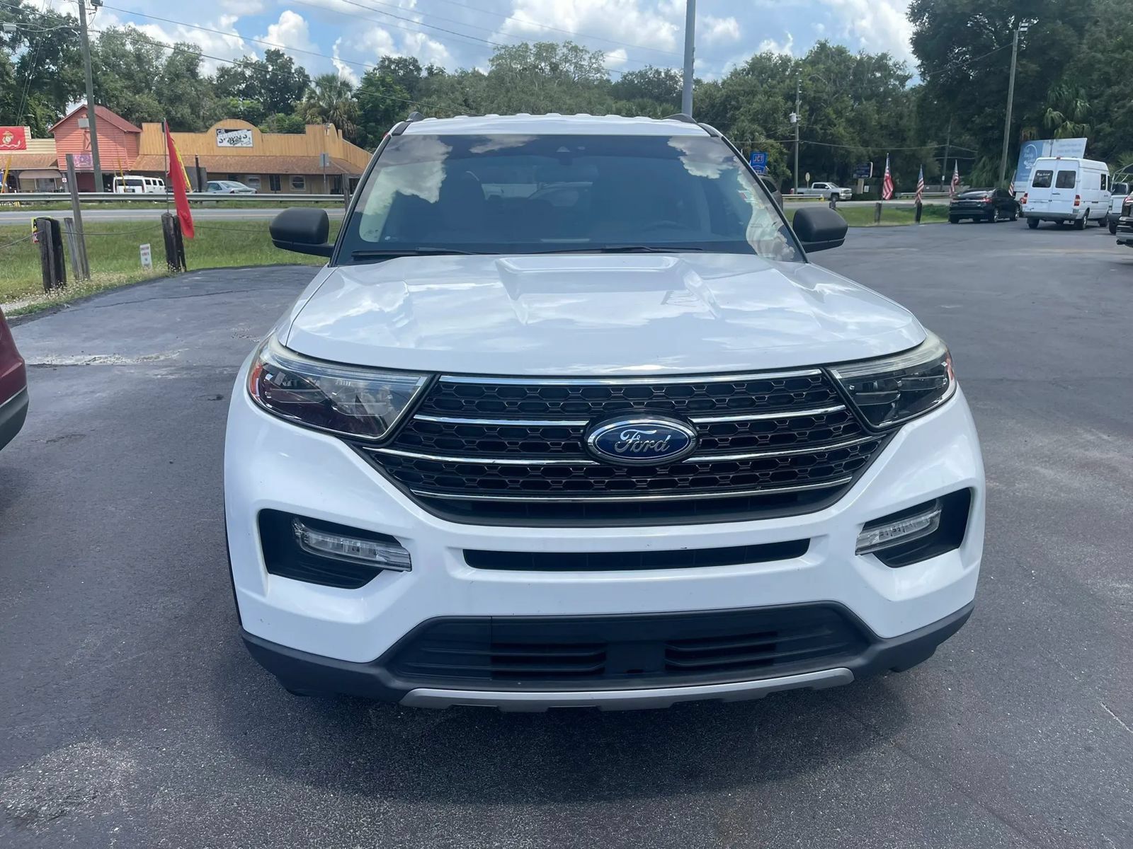 Used 2020 Ford Explorer XLT w/ Equipment Group 202A RWD image 3