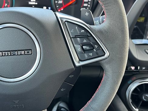 Used 2018 Chevrolet Camaro ZL1 image 28