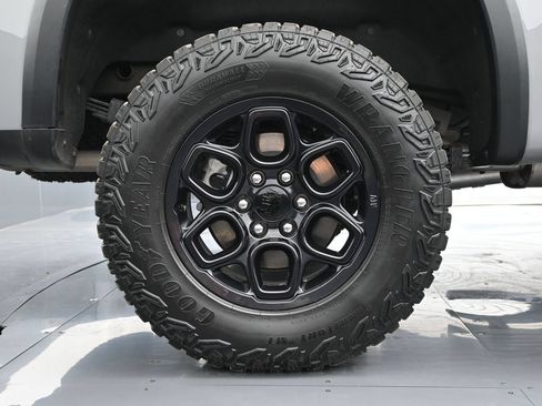 Used 2024 Chevrolet Silverado 1500 ZR2 w/ ZR2 Bison Edition AWD/4WD image 18