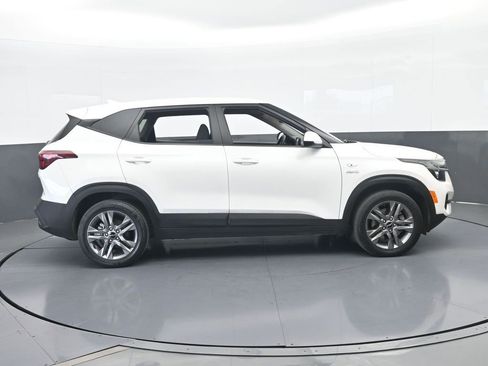 Used 2022 Kia Seltos LX image 7