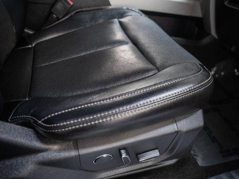 Used 2018 Ford F150 Lariat w/ Heavy-Duty Payload Package image 43