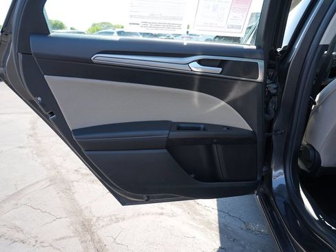Used 2018 Ford Fusion S FWD image 19