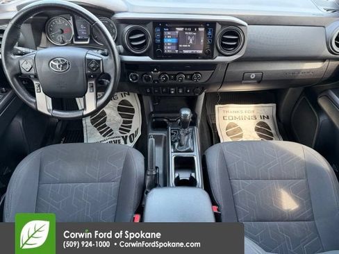 Used 2019 Toyota Tacoma TRD Off-Road w/ Technology Package AWD/4WD image 13