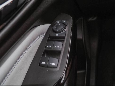 Certified 2025 Chevrolet Trax LT w/ Driver Confidence Package FWD image 26