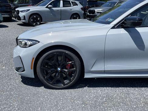 New 2026 BMW 330i xDrive Sedan w/ M Sport Package AWD/4WD image 4