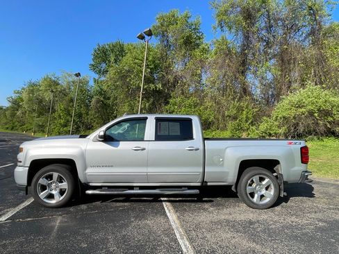 Used 2018 Chevrolet Silverado 1500 LT w/ All Star Edition AWD/4WD image 6
