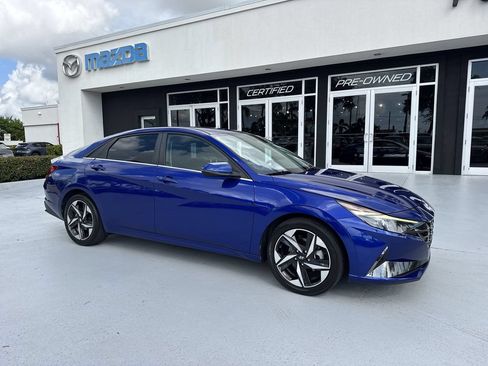 Used 2021 Hyundai Elantra SEL w/ Convenience + Premium Package FWD image 6