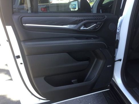 Used 2024 GMC Yukon XL Denali AWD/4WD image 23