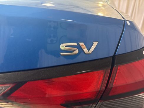 Used 2023 Nissan Versa SV image 12