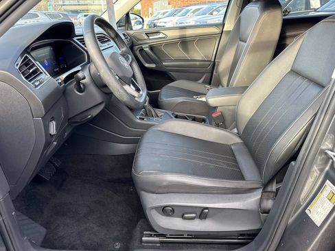 Certified 2023 Volkswagen Tiguan SE image 13