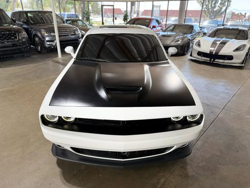 Used 2016 Dodge Challenger SRT w/ Technology Group image 5