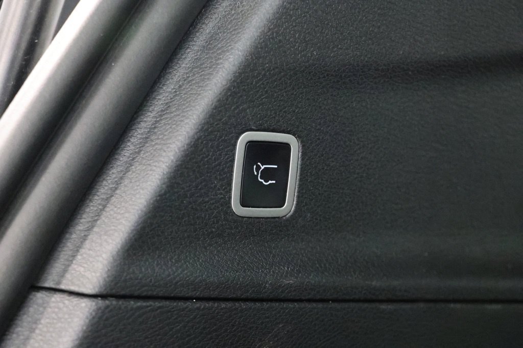 Used 2025 Chrysler Pacifica Limited FWD image 35