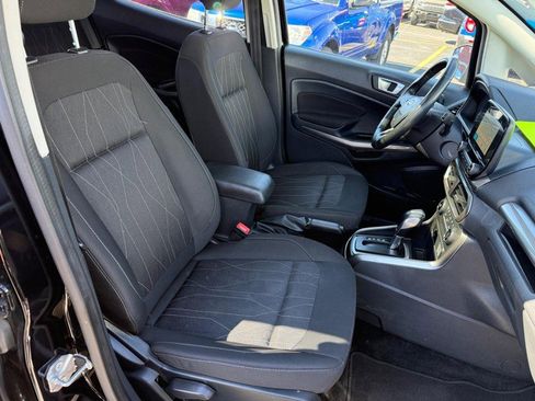 Used 2019 Ford EcoSport SE image 9