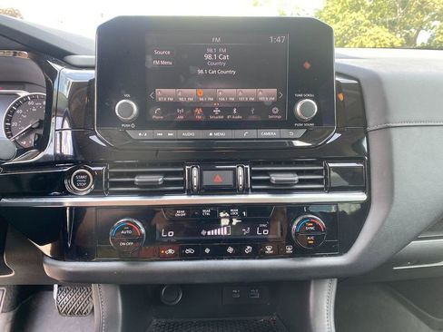 Used 2022 Nissan Pathfinder S image 20