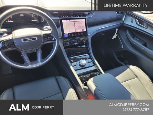 New 2025 Jeep Grand Cherokee Overland w/ Luxury Tech Group IV AWD/4WD image 9