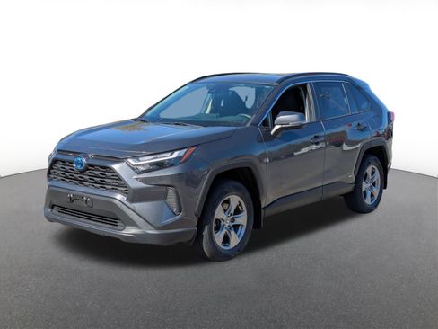 Certified 2023 Toyota RAV4 LE image 5